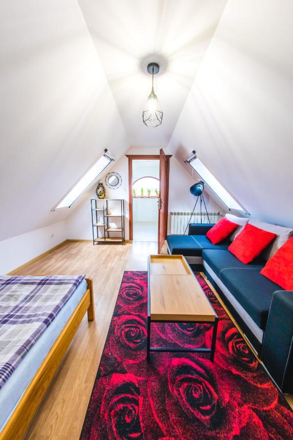 Gosciniec Pod Lipa Apartment มิโคไวกี ภายนอก รูปภาพ