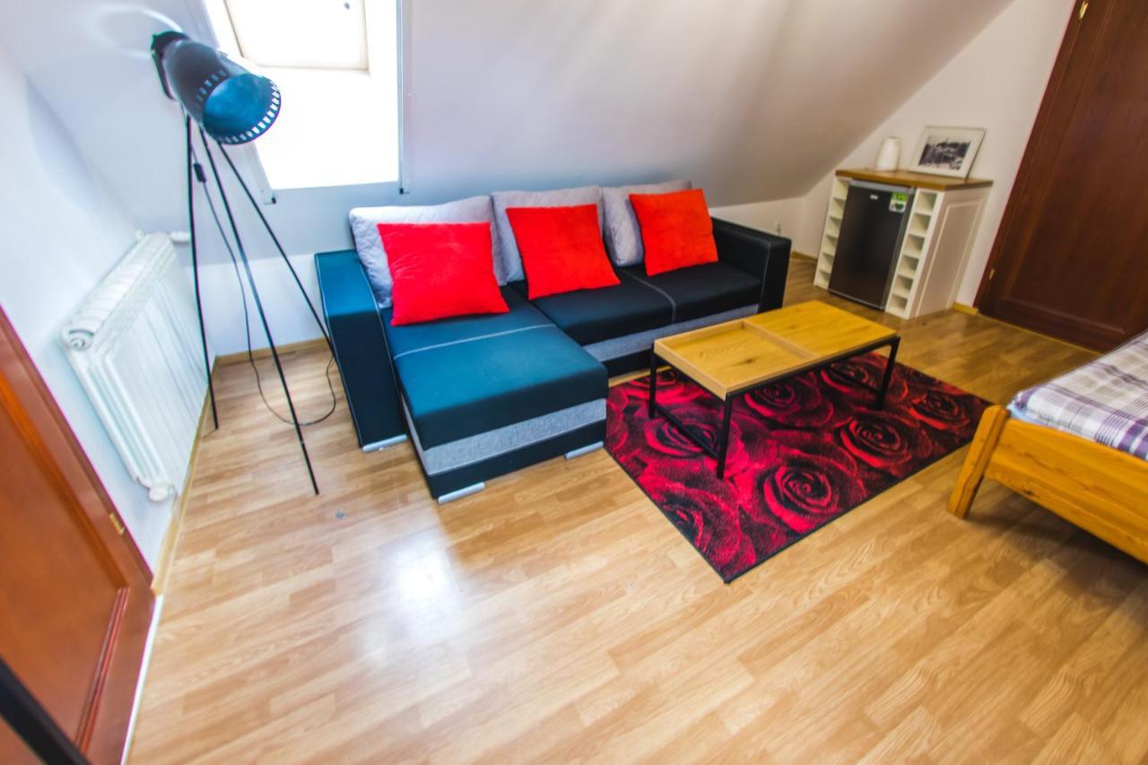 Gosciniec Pod Lipa Apartment มิโคไวกี ภายนอก รูปภาพ