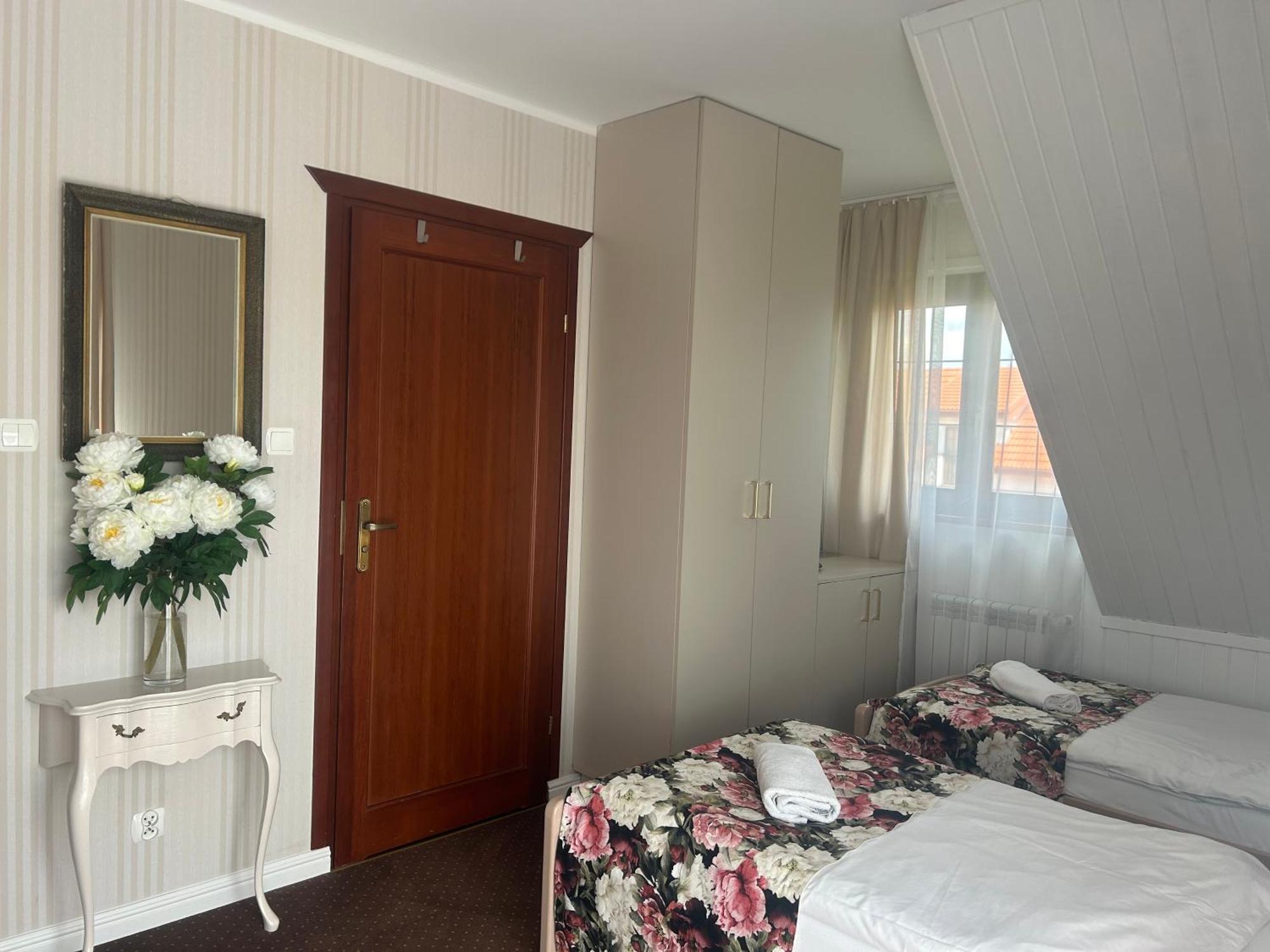 Gosciniec Pod Lipa Apartment มิโคไวกี ภายนอก รูปภาพ